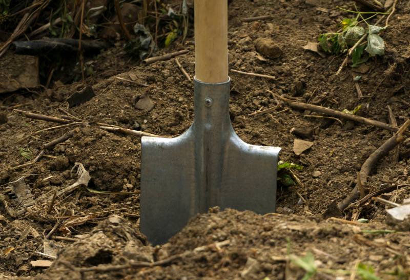 Vente de scarificateur manuel, binette jardin et bêche jardin à La Crau Var 